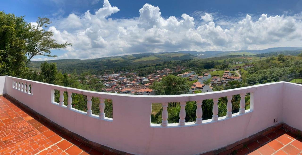 Hotel Campestre La Loma Curití Kültér fotó
